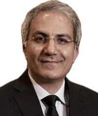 دکتر آریا شیخ مظفری